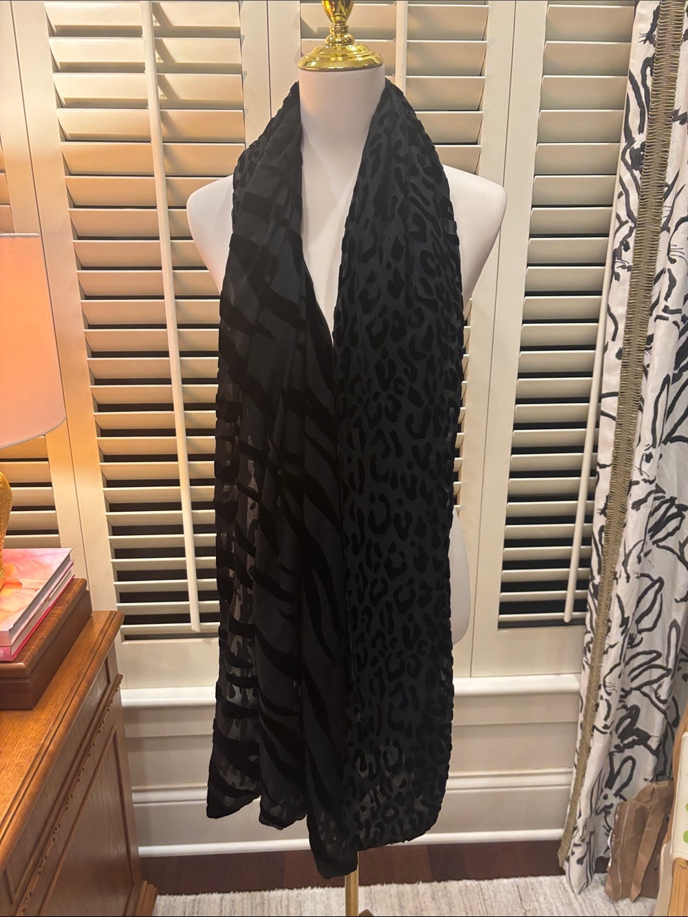 Black Animal-Print Lightweight Women's Scarf by
